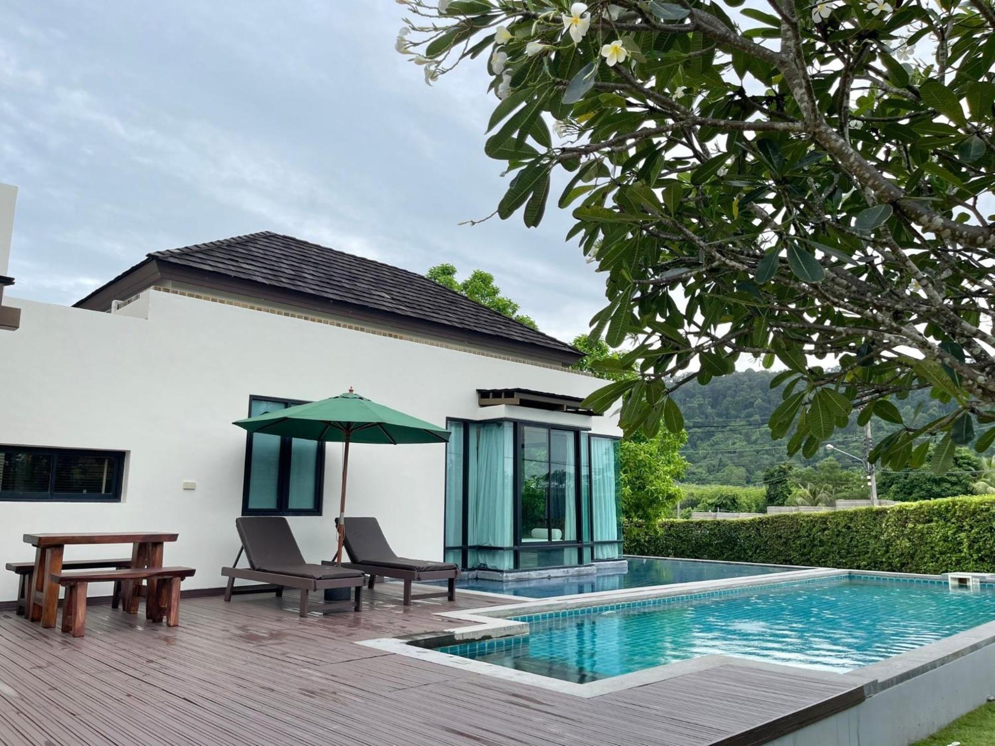 Ozone Villa Phuket Pa Khlok Esterno foto