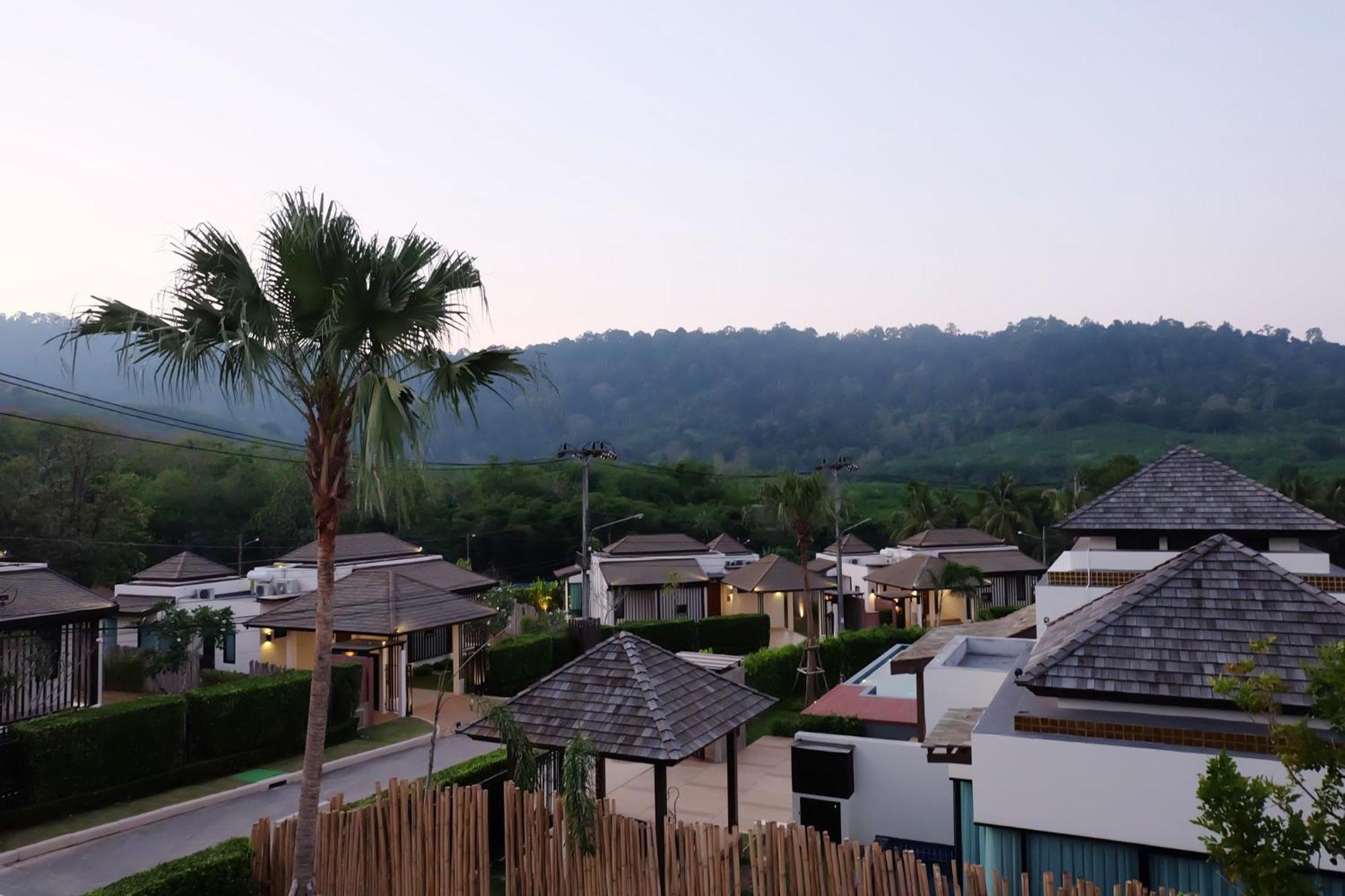 Ozone Villa Phuket Pa Khlok Esterno foto